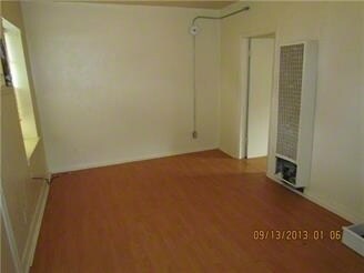 Sala de estar interior 2013 - Glendale Apartments