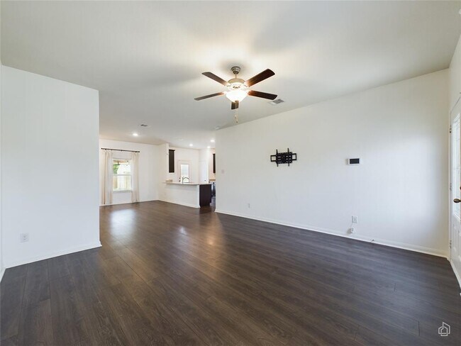 Foto del edificio - 1687 Twin Estates Dr