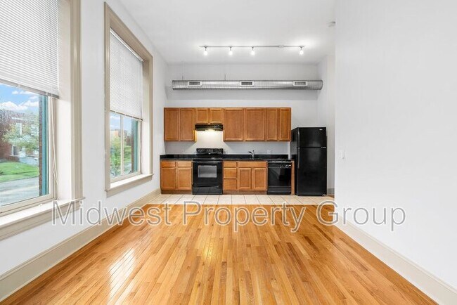 Building Photo - 4244 Chouteau Ave