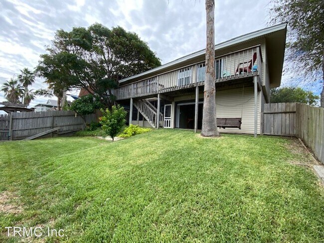 Building Photo - 3 br, 2.5 bath House - 3117 LAGUNA SHORE DR.