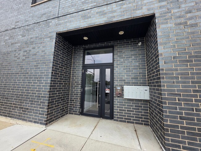 Photo - 1203 W Augusta Blvd Apartment