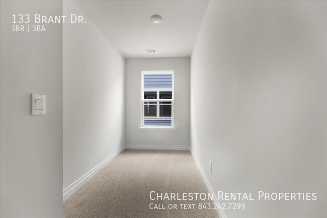 Foto del edificio - 133 Brant Drive