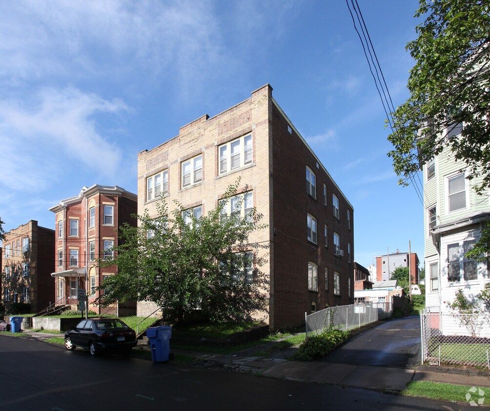 Building Photo - 334 High St