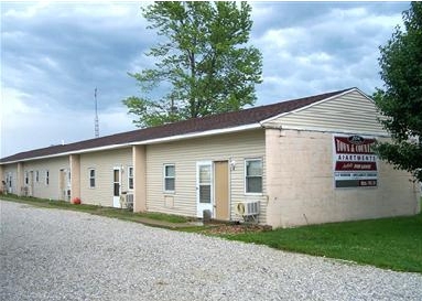 Primary Photo - Town & Country Apartments