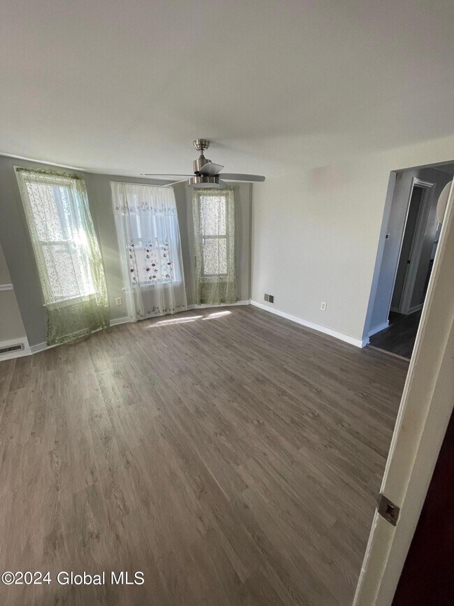 Foto del edificio - 603 1st St