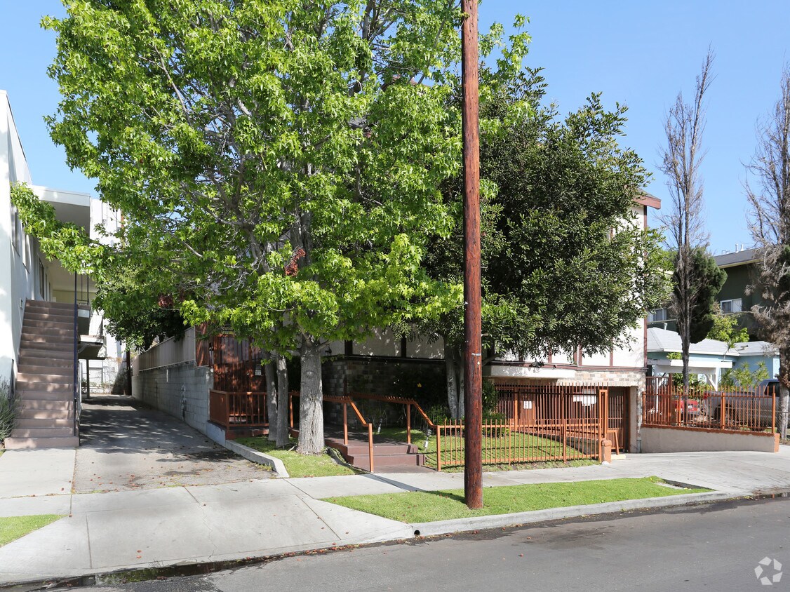 Building Photo - 11801 Courtleigh Dr