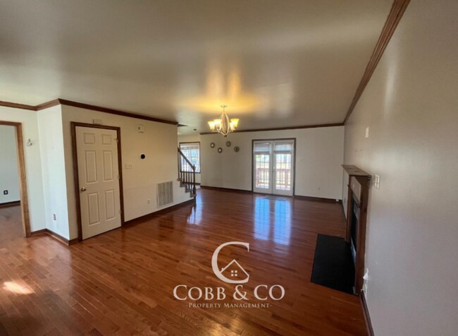 Building Photo - 5216 Meadoway Rd