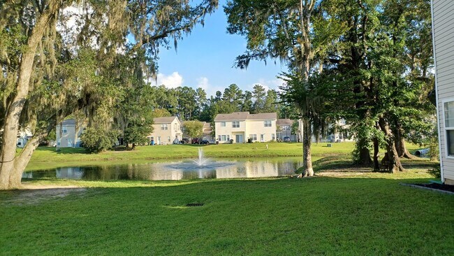 Building Photo - 130 Grand Oaks Dr
