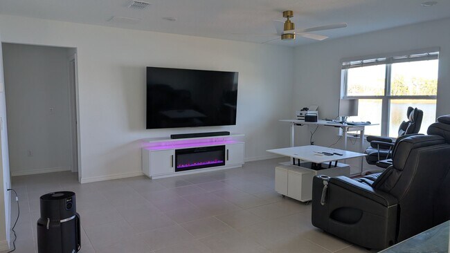 Building Photo - 3830 Capri Coast Dr