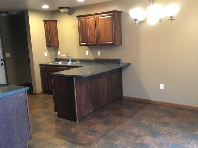 Building Photo - 308 Spring Pl