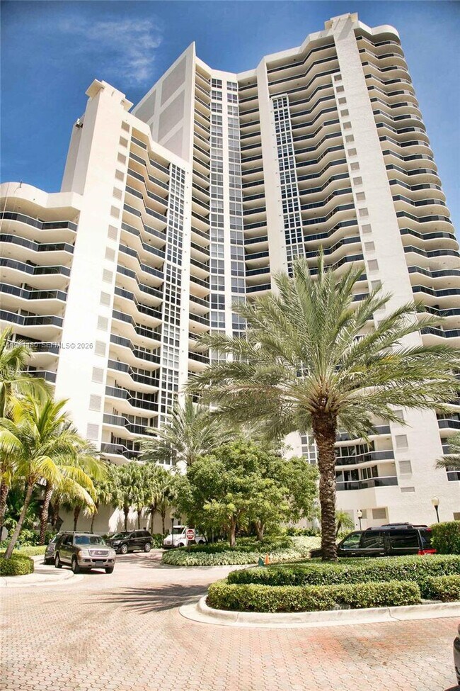 Building Photo - 3200 N Ocean Blvd