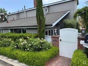 Building Photo - 455 Hill St