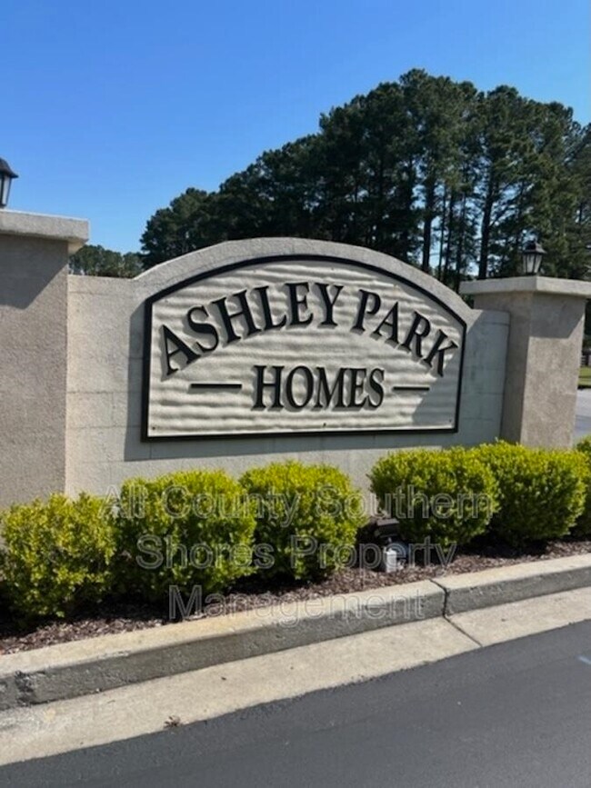 Foto del edificio - 113 Ashley Park Dr