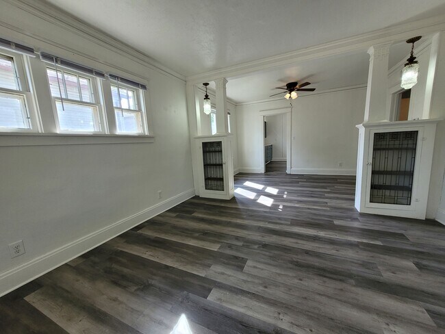 Foto del edificio - 909 N Drew St