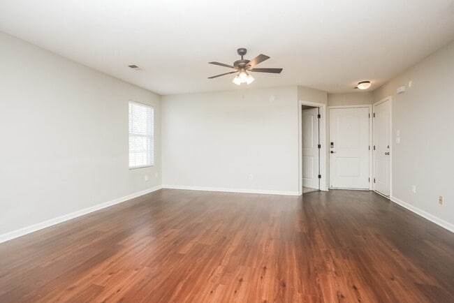 Foto del edificio - 4613 Sweet Whisper Ln