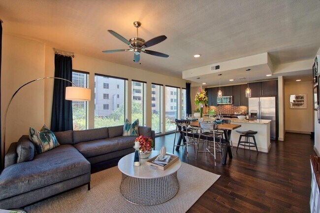 Foto del edificio - Lower Rates + 1 Month Free on a 2/2!