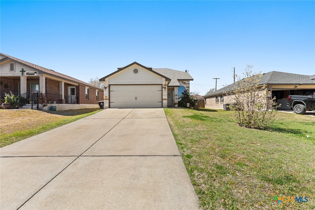 Foto principal - 6024 Stonehaven Dr