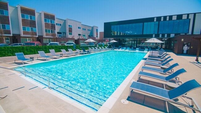 College Town Fayetteville - College Town Fayetteville Apartments