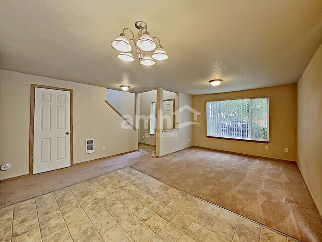 Foto del edificio - 2132 E Third Street