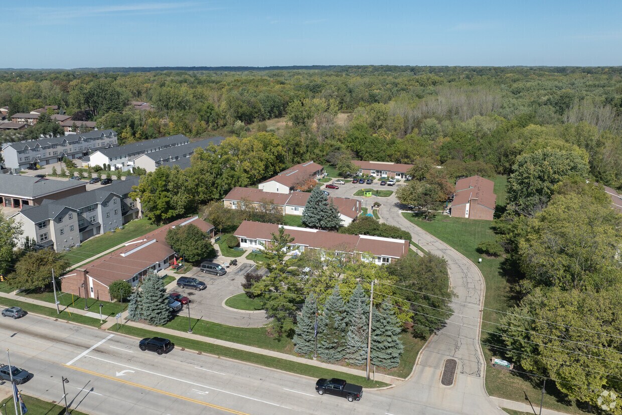 Aerial Photo - Riverbend Apartments
