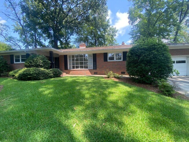 Building Photo - Welcome to your home in Chesopeian Colony,...