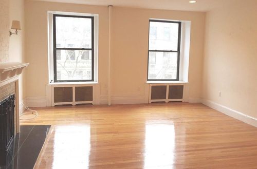 Primary Photo - 38 W 76th St