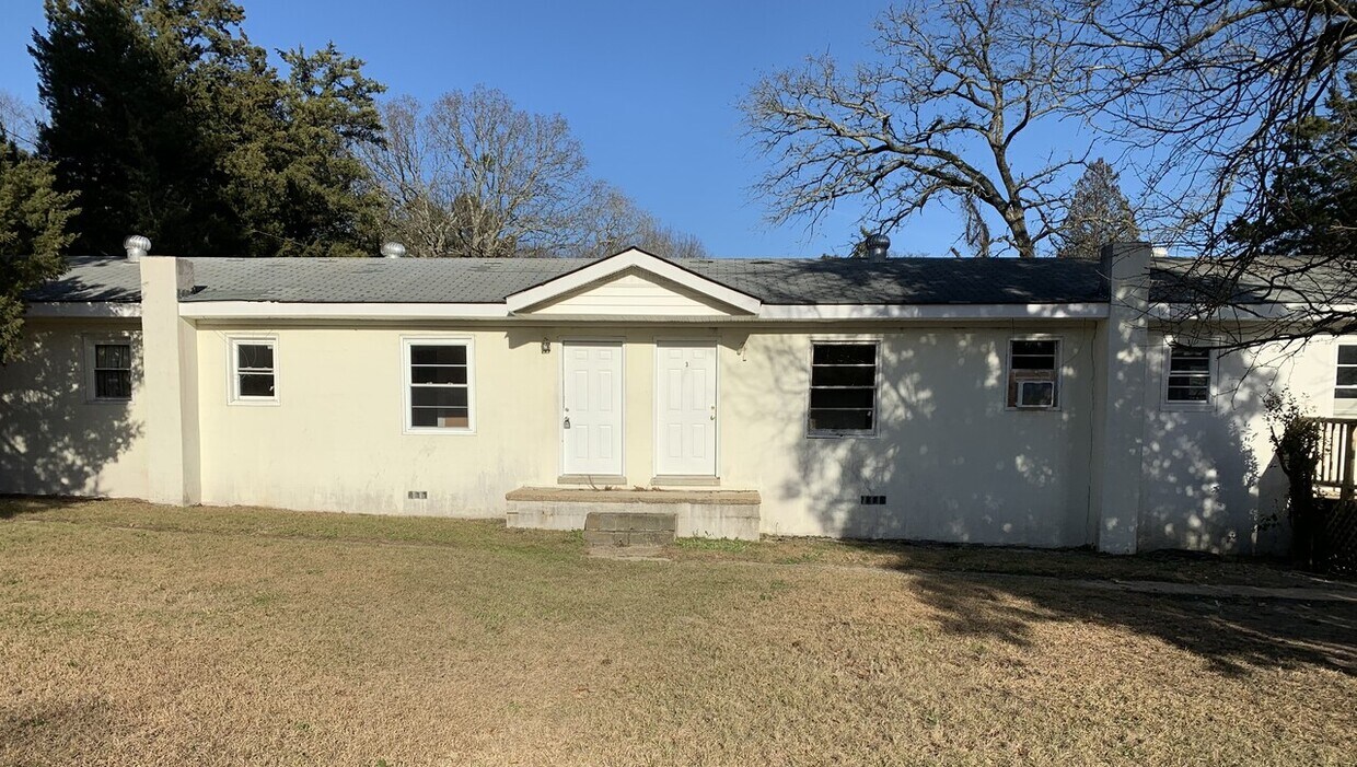 Building Photo - 838 Anita Rd