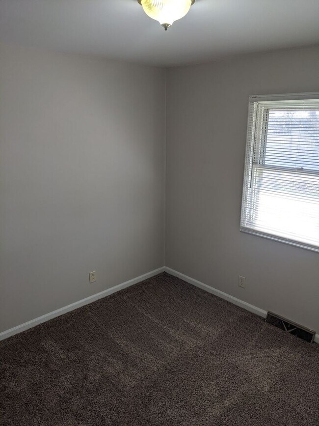 Foto del edificio - 302 Proctor Ln
