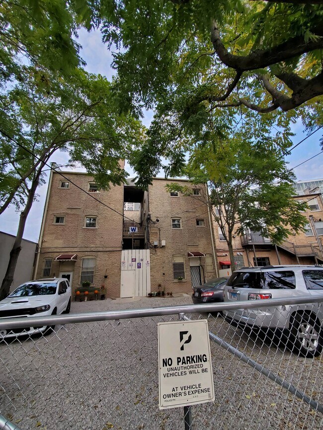 Foto del edificio - 3920 N Broadway St