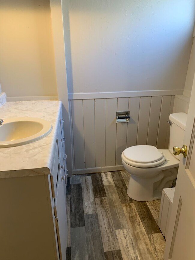 405 E Watertown St Unit 1, Rapid City, SD 57701 Room for Rent in