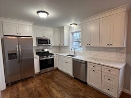 Primary Photo - 72 Bunker Hill Ave