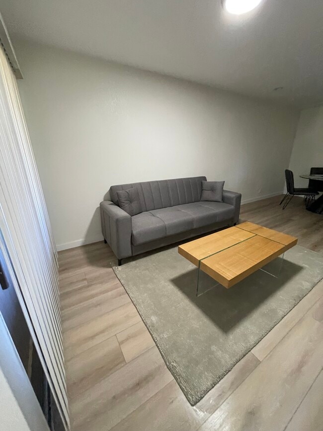 Building Photo - 2875 N Los Felices Rd
