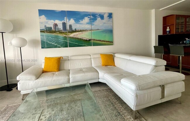 Foto del edificio - 5701 Collins Ave
