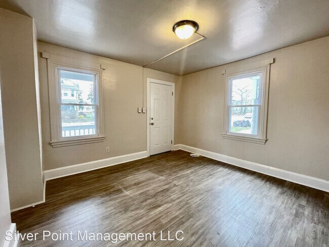 Building Photo - 2 br, 1 bath House - 311 E Broadway