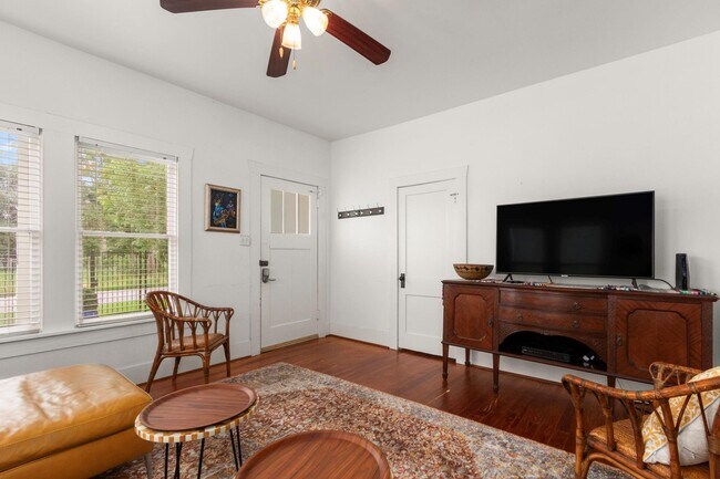 Foto del edificio - 3809 Billingsley St