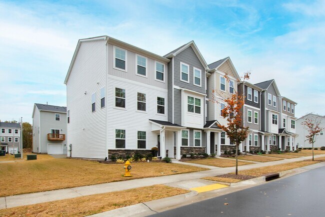 Foto del edificio - Modern 3-Bedroom Townhome in Magnolia Trace!