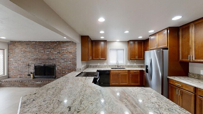 Building Photo - 5623 Dorothy Dr