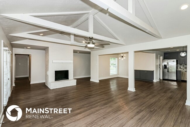 Foto del edificio - 4614 Cloudmount Dr