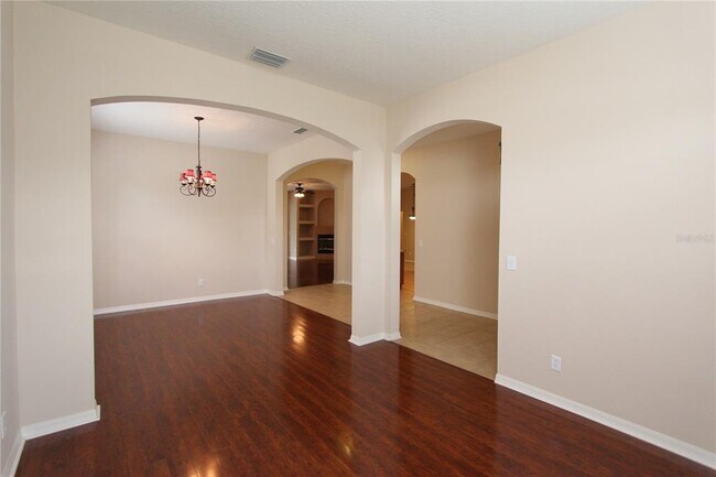 Foto del edificio - 16326 Bridgelawn Ave