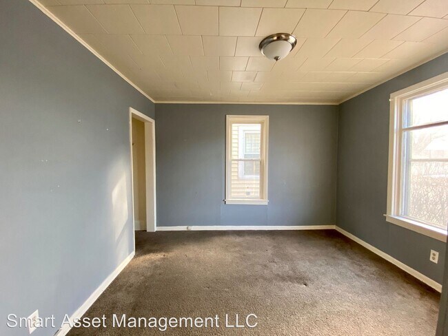 Building Photo - 1336 S 63rd St