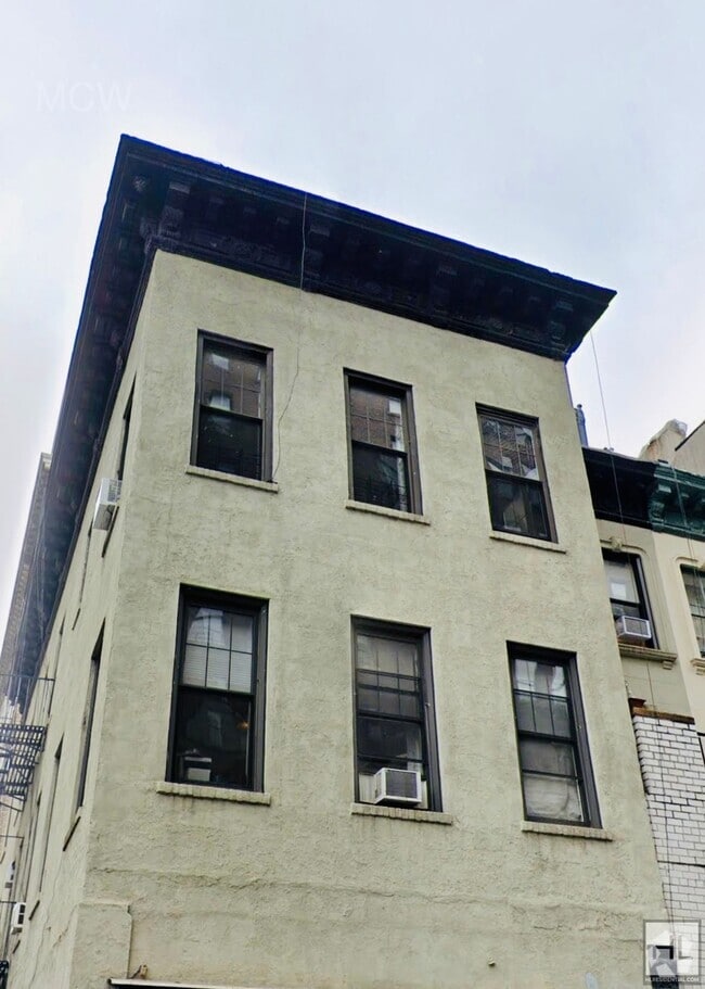 Building Photo - 1BD 1BA LEXINGTON AVENUE UPPER EAST SIDE