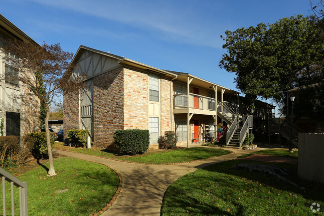 Building Photo - The Colony of San Marcos