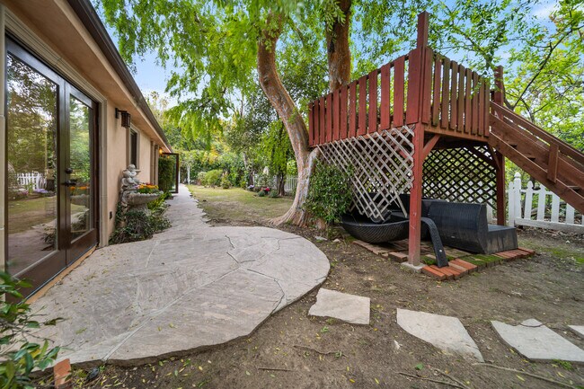 Building Photo - 3370 Camino de la Cumbre