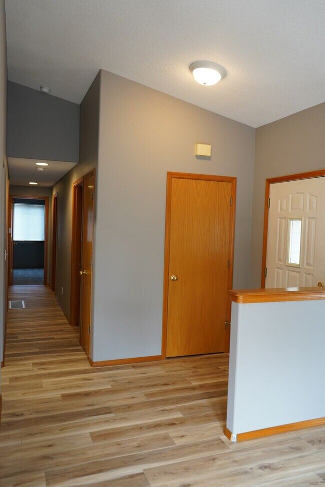 Building Photo - 9907 NE 86th St