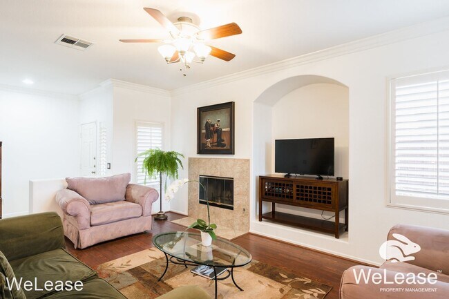 Building Photo - 4 br, 2.5 bath House - 4456 Brisbane Way #5