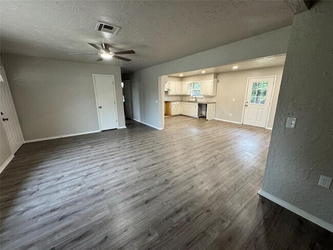 Building Photo - 14820 W Funston Dr