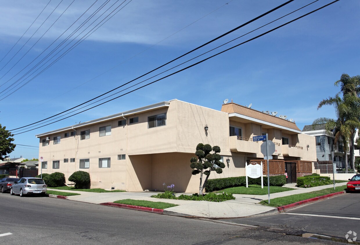 1755 Granville Ave, Los Angeles, CA 90025 Apartments in Los Angeles