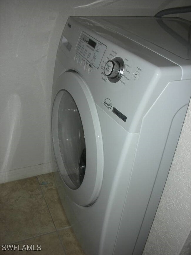 Building Photo - 6360 Aragon Way