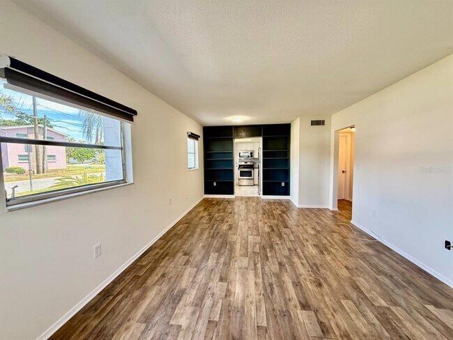 Foto del edificio - 3460 32nd Ave N