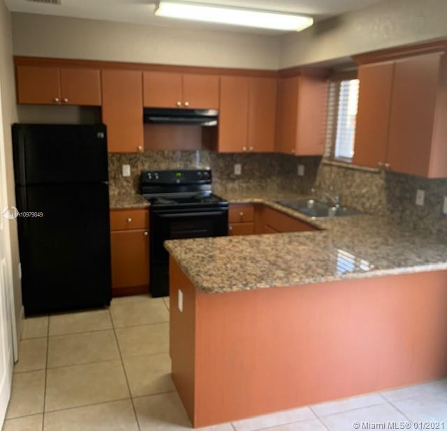 Foto del edificio - 10421 W Okeechobee Rd